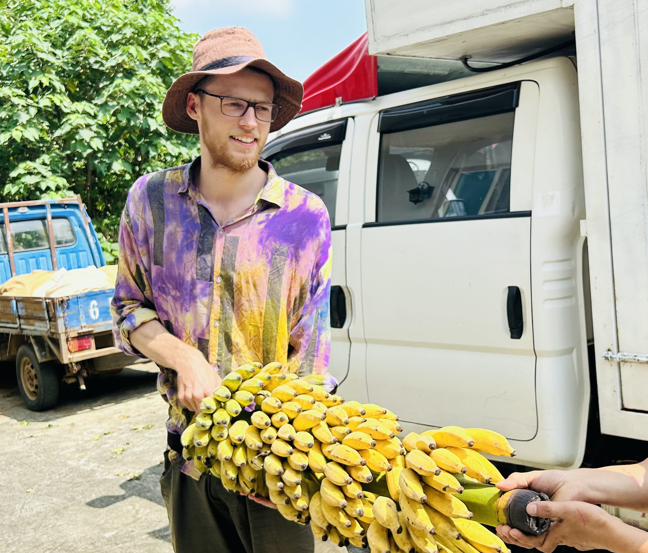 Me holding bananas